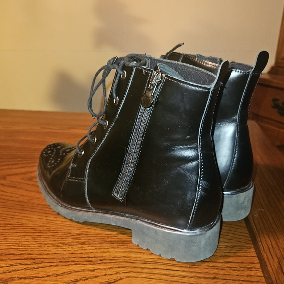 Munro Sara Boot - Picture 3 of 14